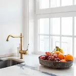 Apartment - Light Filled With Terrace