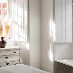 Appartement - Light Filled With Terrace *