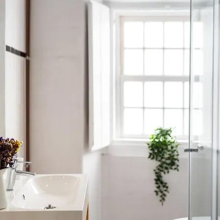 - Light Filled With Terrace * Ericeira