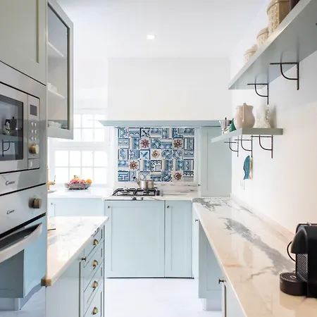 - Light Filled With Terrace * Ericeira