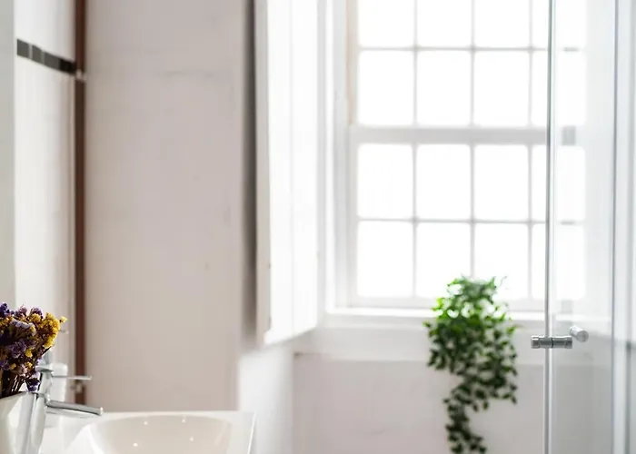 - Light Filled With Terrace * Ericeira