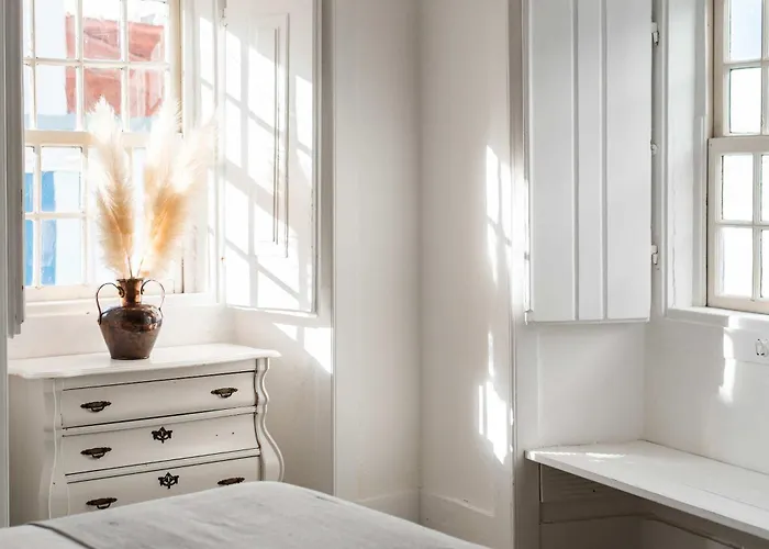 Apartment - Light Filled With Terrace *