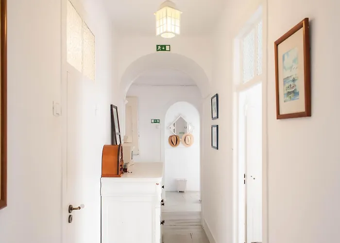 Apartment - Light Filled With Terrace