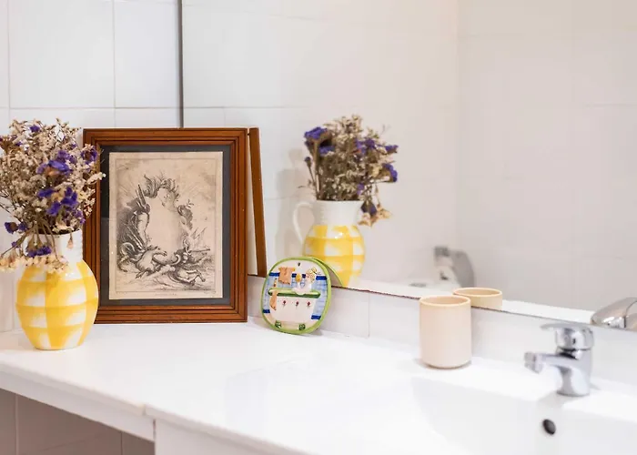 Apartment - Light Filled With Terrace *