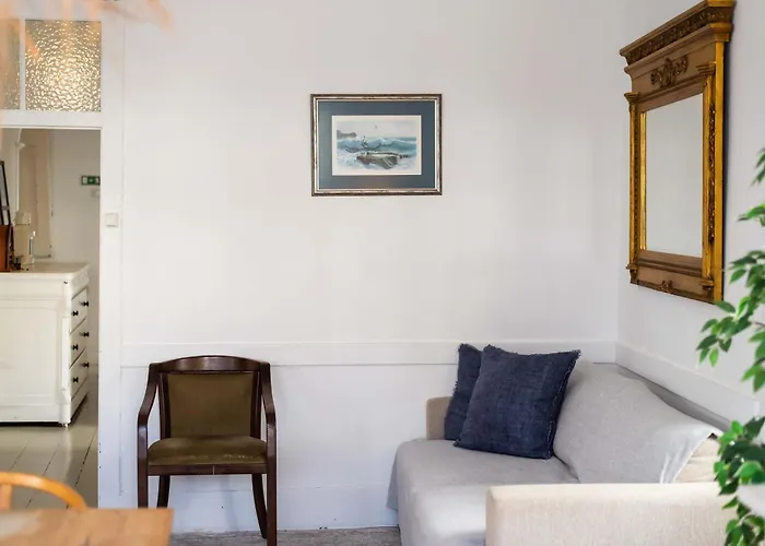 - Light Filled With Terrace Apartment Ericeira