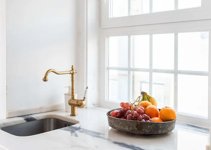 Apartment - Light Filled With Terrace