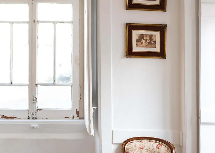 - Light Filled With Terrace * Ericeira