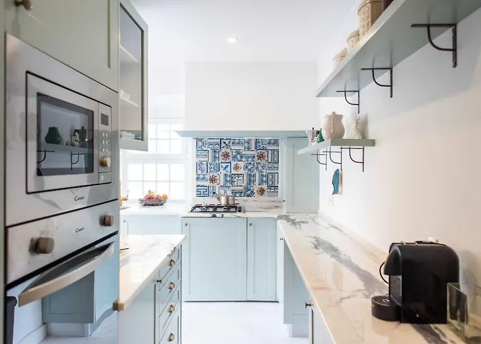 - Light Filled With Terrace * Ericeira