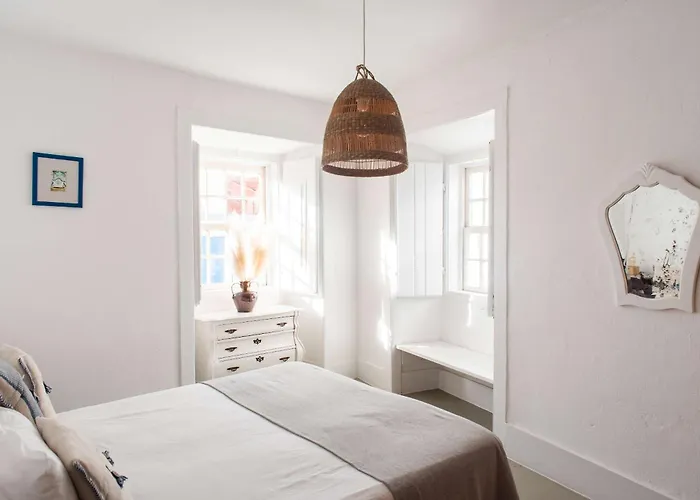 Apartment - Light Filled With Terrace *